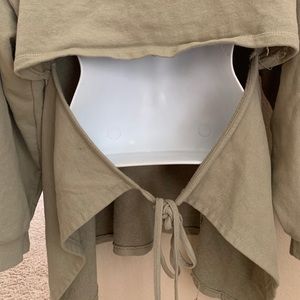 New no tag Women’s Sweater backless tie back